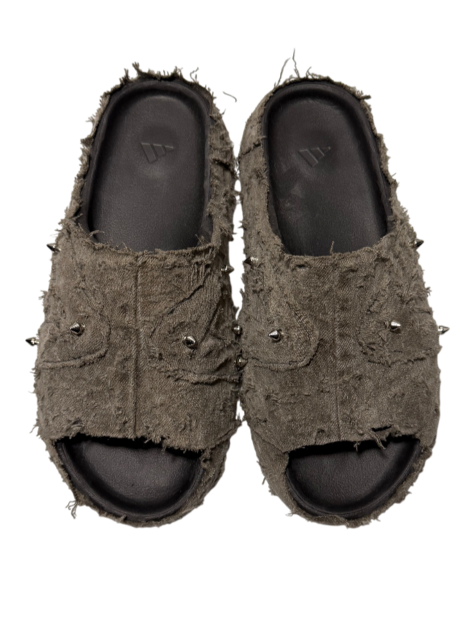 1/1 #Λ YZY SAND SPIKE DENIM SLIDES (11US)