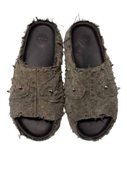 1/1 #Λ YZY SAND SPIKE DENIM SLIDES (11US)